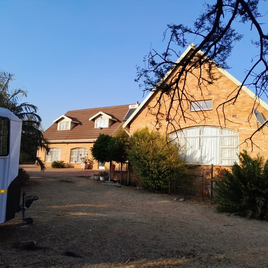 4 Bedroom Property for Sale in Schietfontein North West